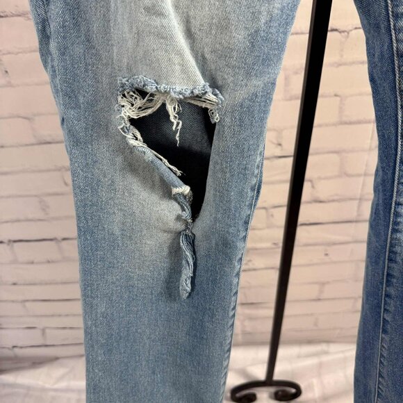 Seven7 Distressed Croopped Straight Leg Jeans Women’s Size 8 Light Wash - Picture 2 of 13